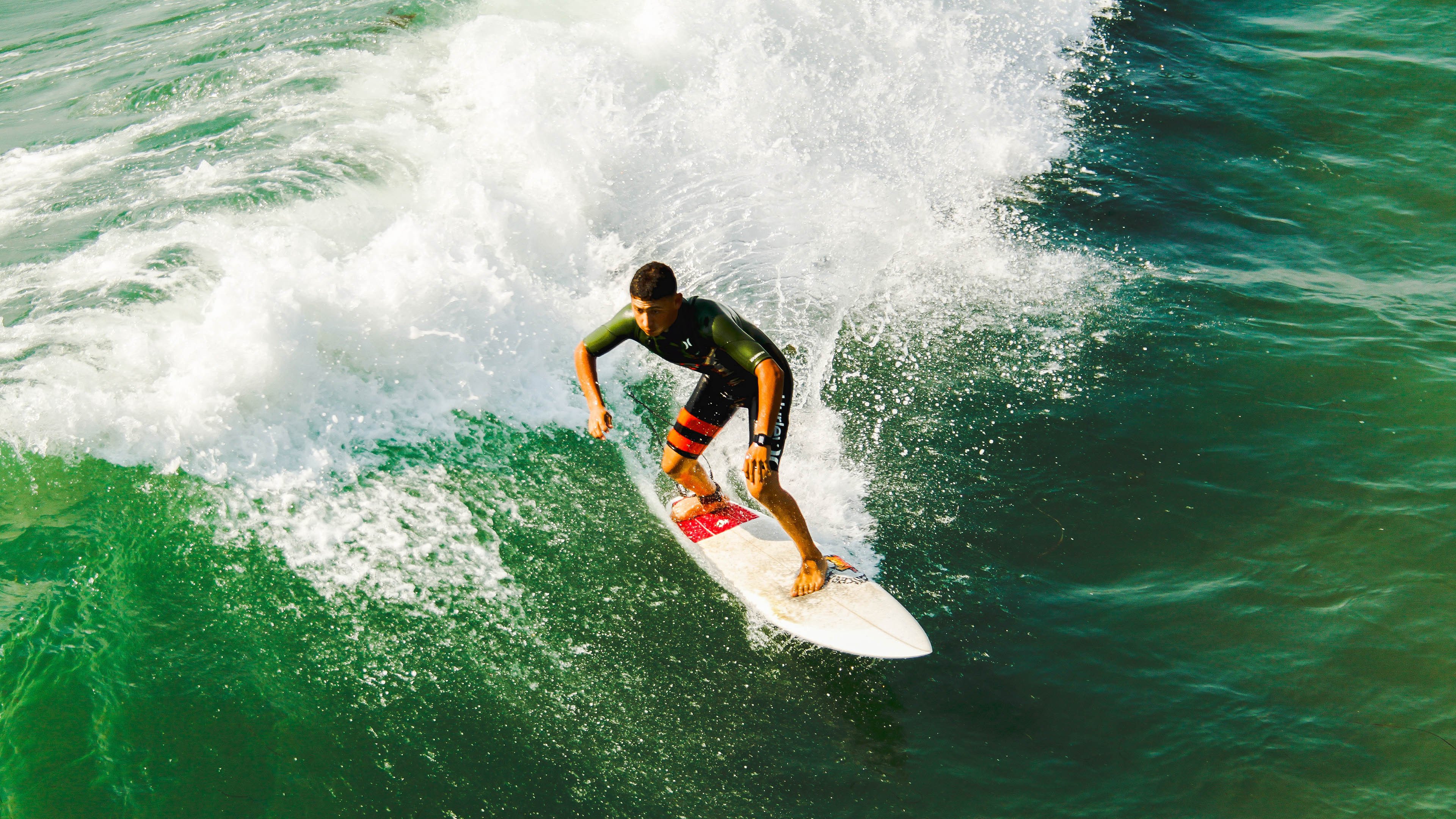 绿色环保足球鞋在市场推广,推动低碳运动产品发展,绿色足球鞋配什么袜子